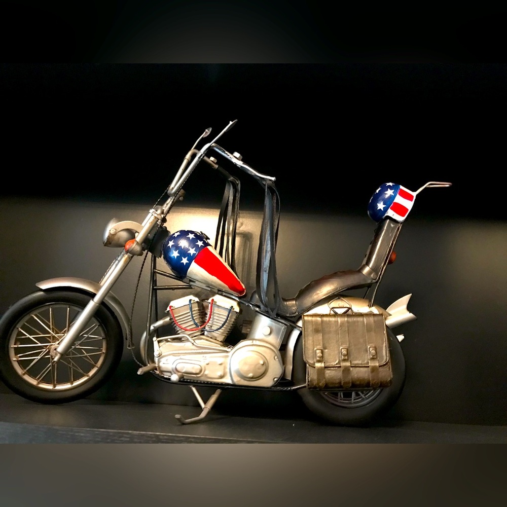 Harley Davidson Motorcycle. Collectable Metal. NEW